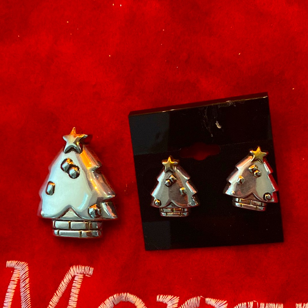 Christmas Tree Broche/Pendant With Matching Earrings